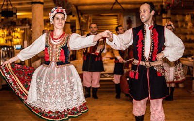 Poolse volksshow en traditioneel diner